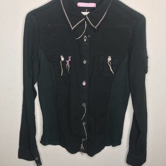Beautifully Embroidered Black Long Sleeve Shirt Size Medium - Picture 1 of 2
